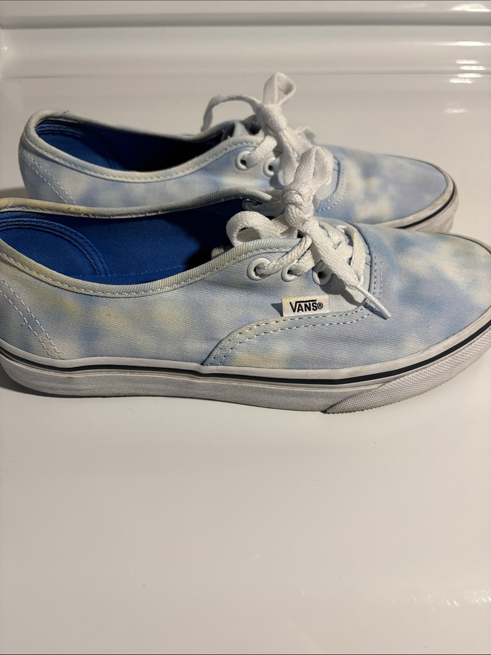 Vans unisex Canvas Low-Top Sneakers in Light Blue Tie-Dye